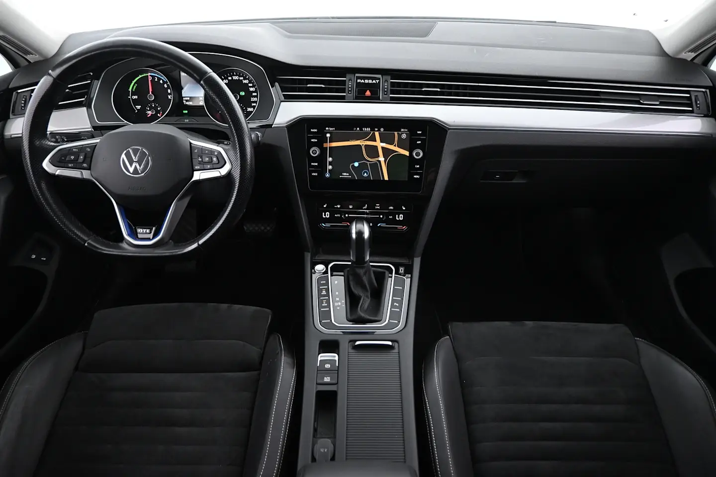 Car Image - 8kGxcLbiKsuuko8EVU7Yu