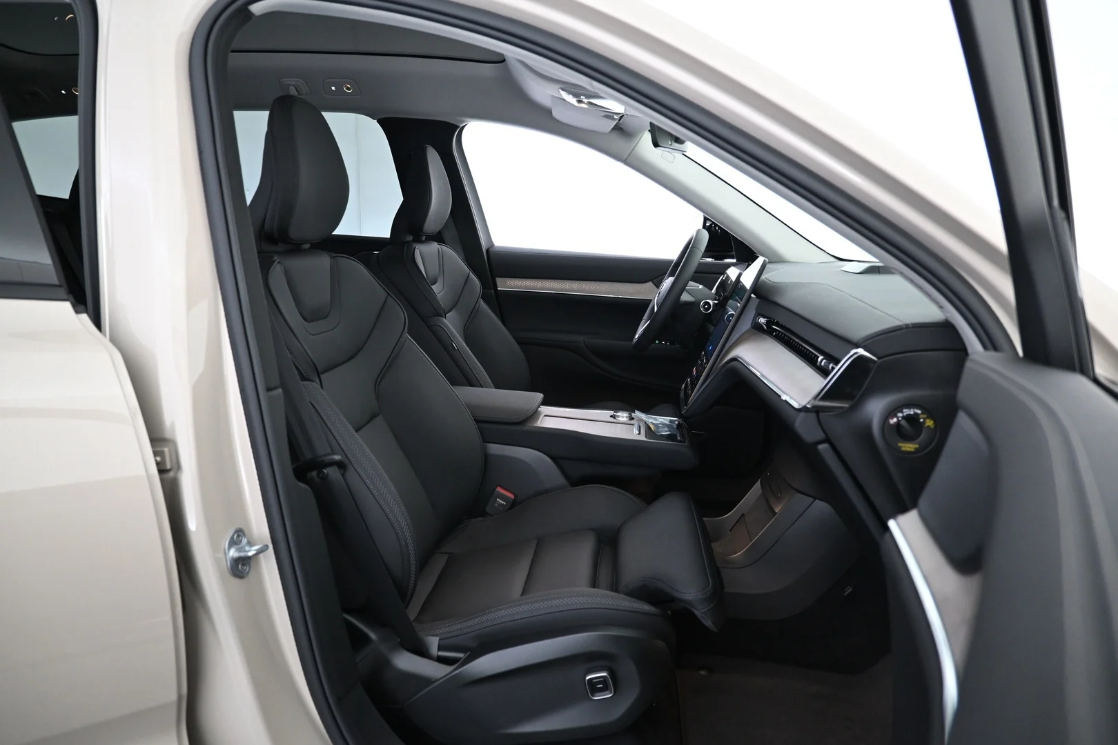 Car Image - 7qjEujmWjAhAIlL4S8YQjF