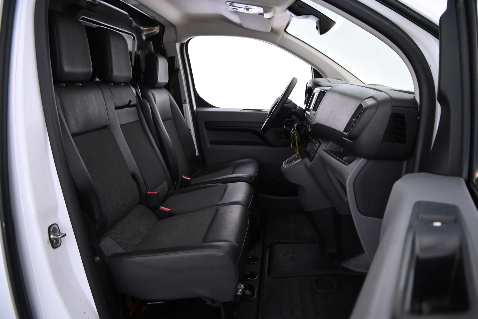 Car Image - 4U1l3pgZdNzFSsozPAQe1h