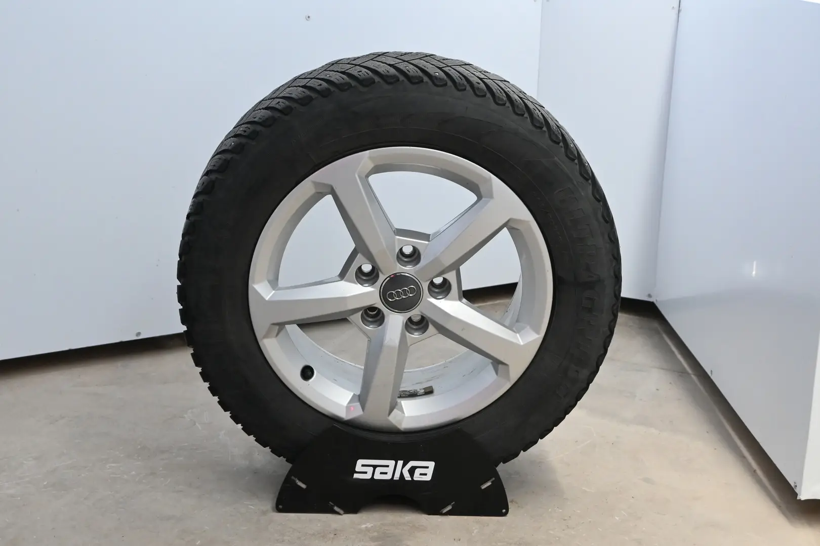 Car Image - 4hEF0fK03Xqh0FkuC5d0xP