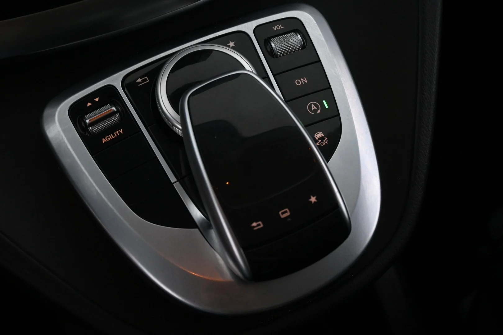 Car Image - 3d4GOmoyK8Vd9OIsp1mowk