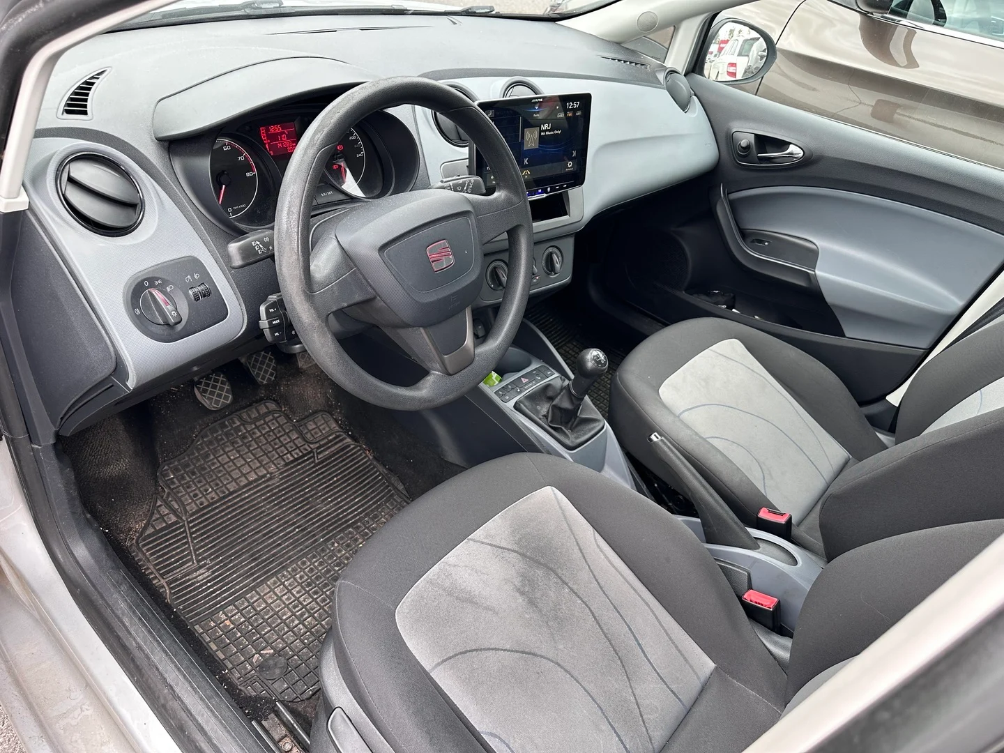 Car Image - b8CbbGdOe0flt0HD6UtVm