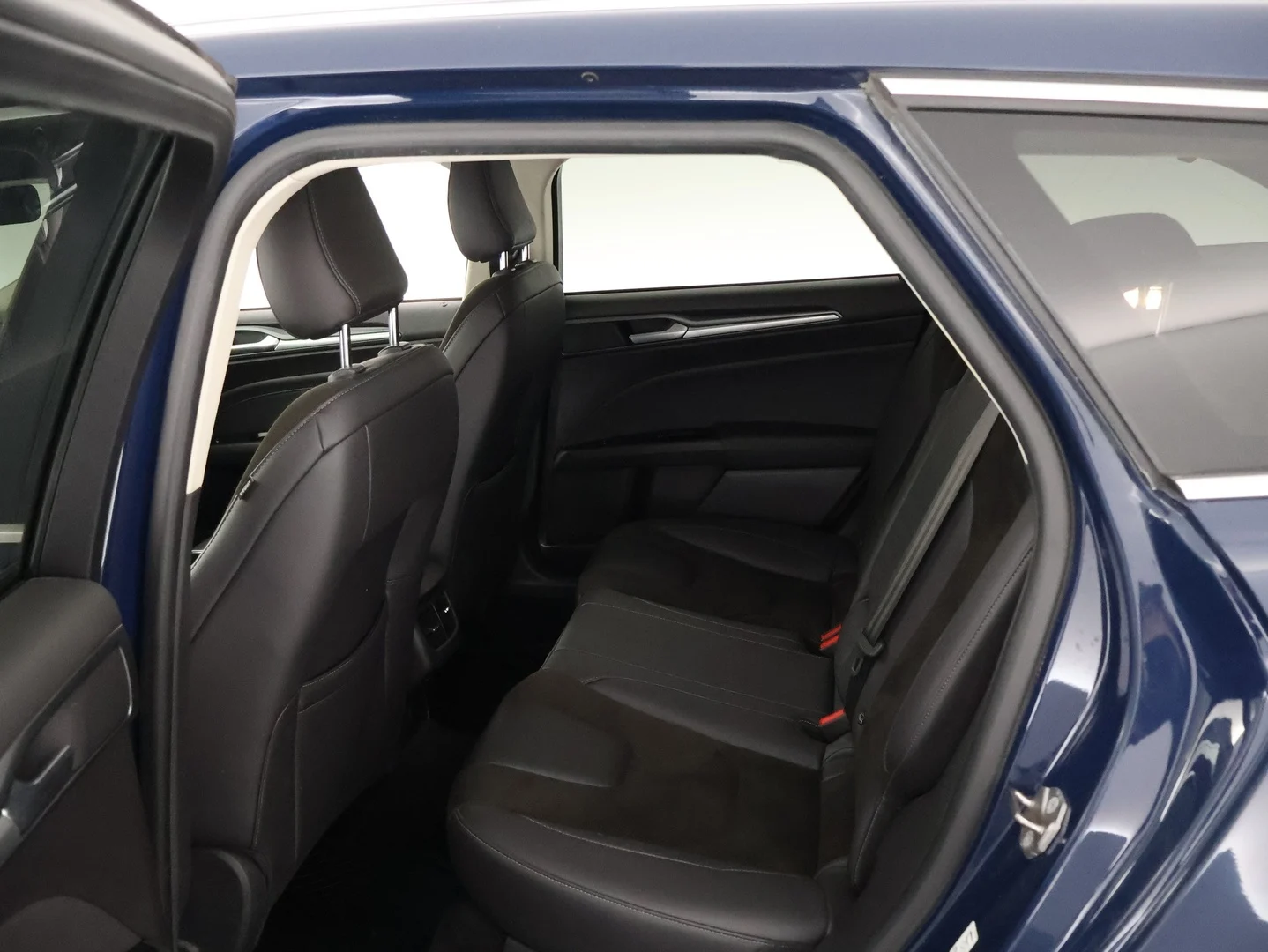 Car Image - 3v67daoaEbAz8VbwnudmME