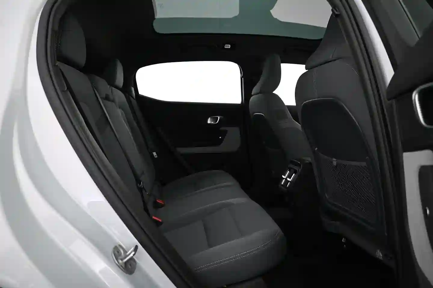 Car Image - 2NcqnRqJNnWgCmliX6JYAN