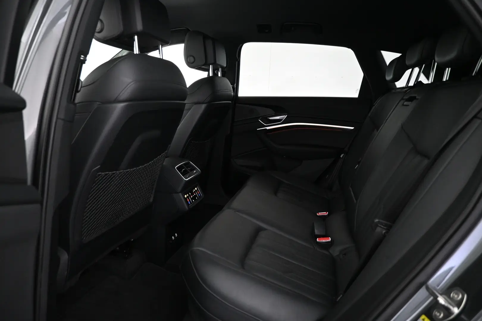 Car Image - 1xILO2glP0eszdecCLY2Yw