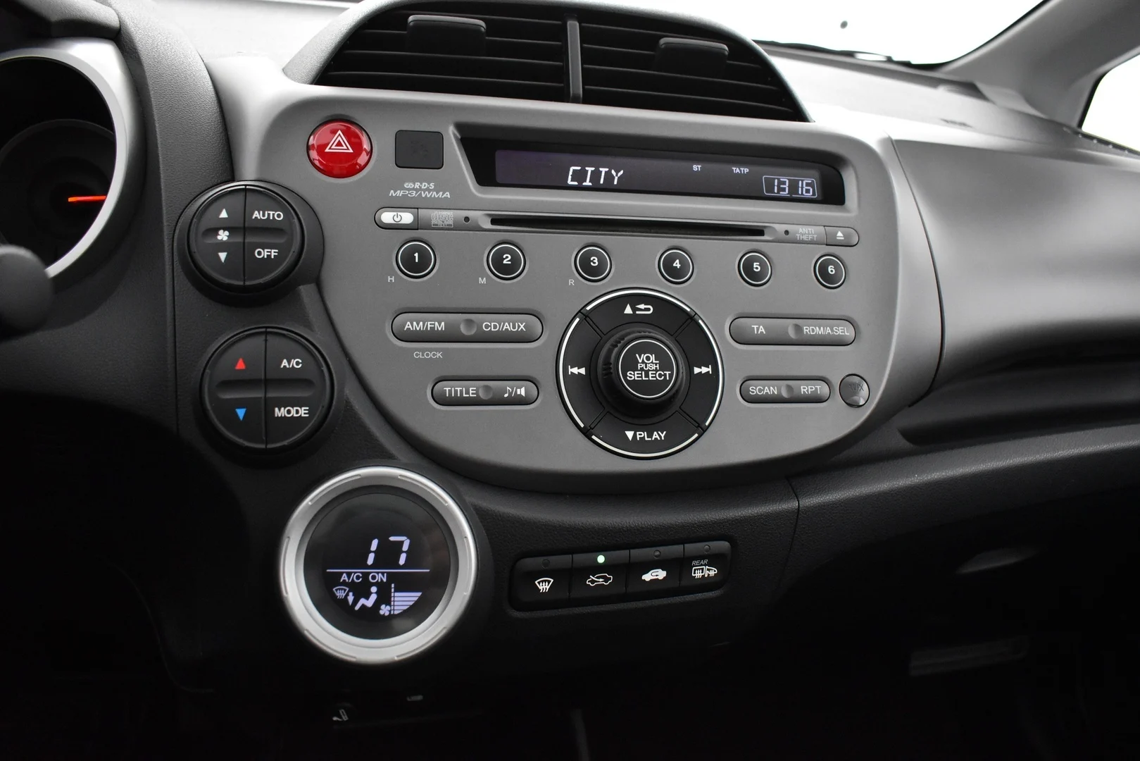 Car Image - 1M27gUnGJJKSMmDJl3WrrZ