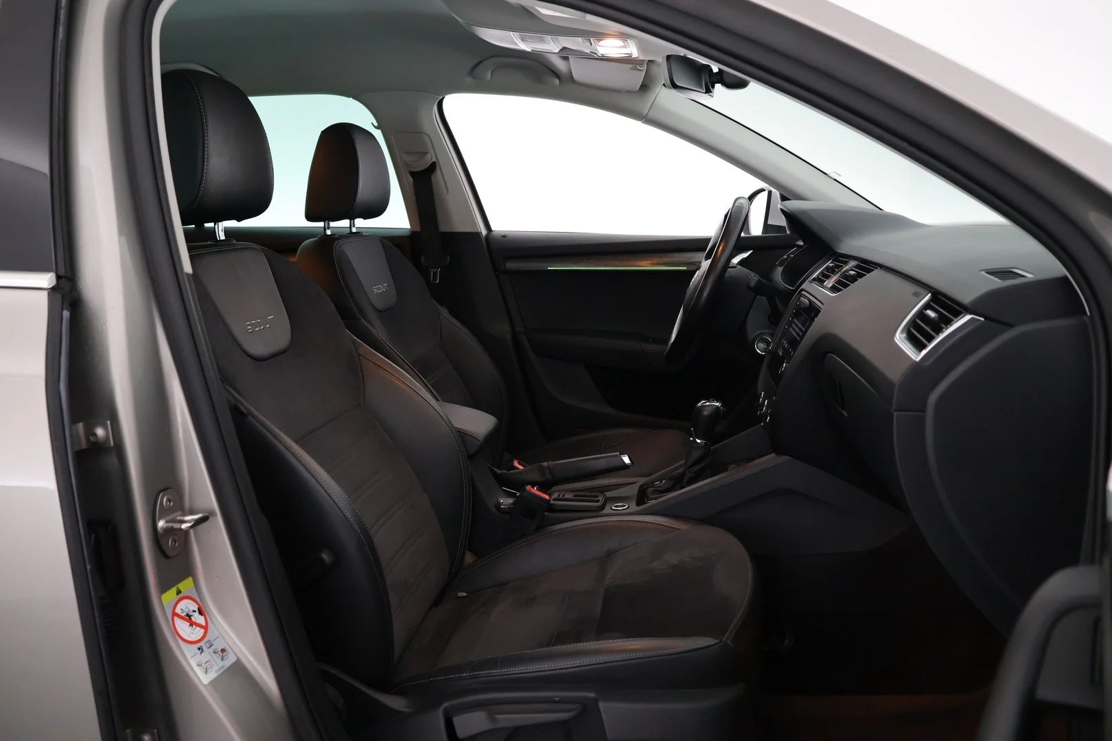 Car Image - 7CGKYQNBXws772w2aOPKKd