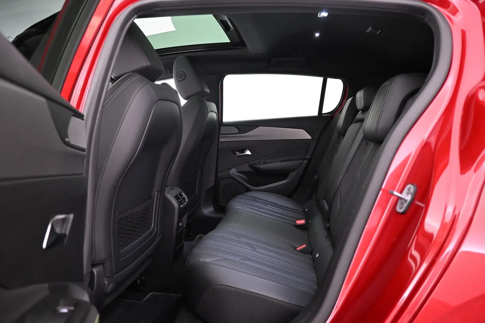 Car Image - 7soDv3Ch61lcMbH809zU12