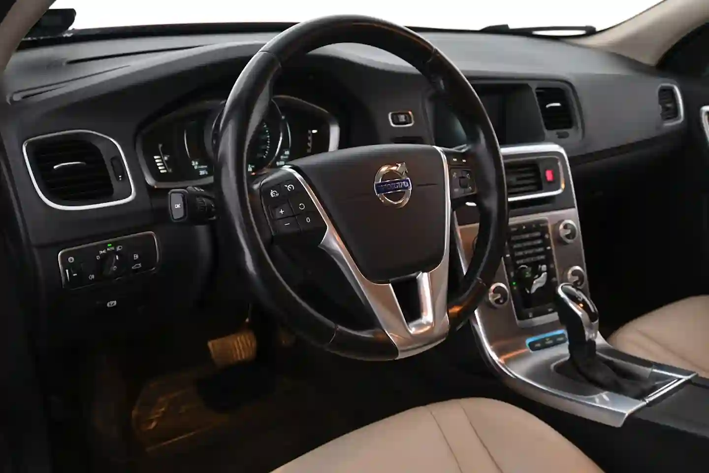 Car Image - NdqnWWmUYow3LkvZromhU