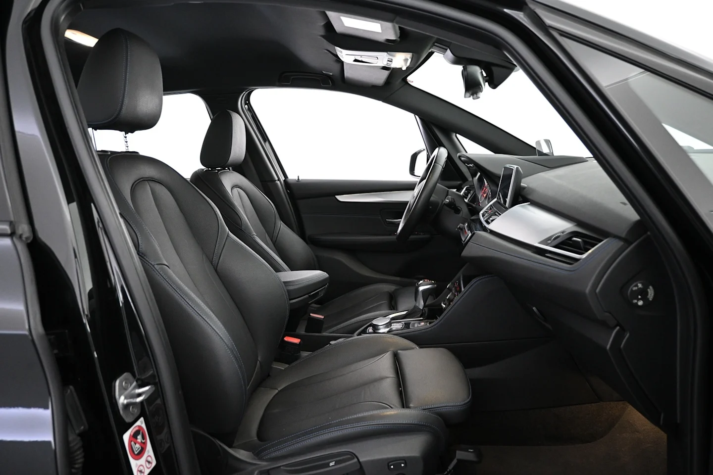 Car Image - H1YQmq74JDPdRqFPDcLr2