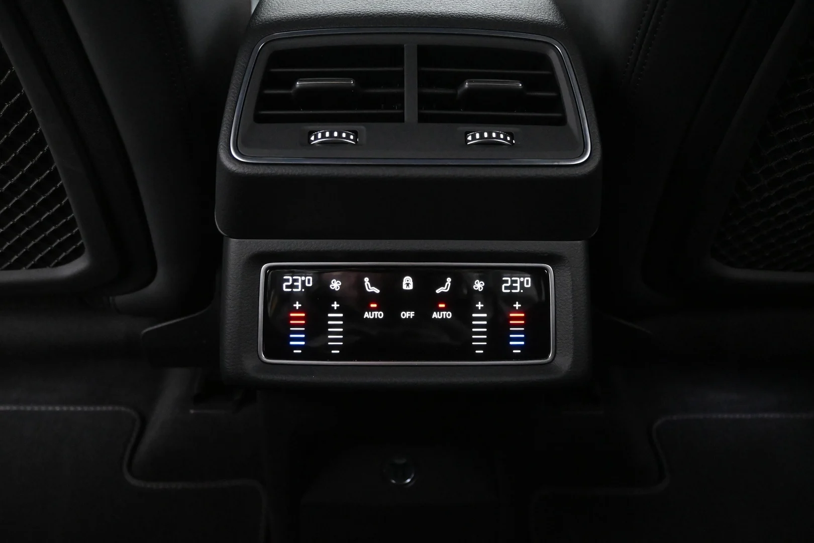 Car Image - 6E8VGmBzF9pgoyVEpYvRcu