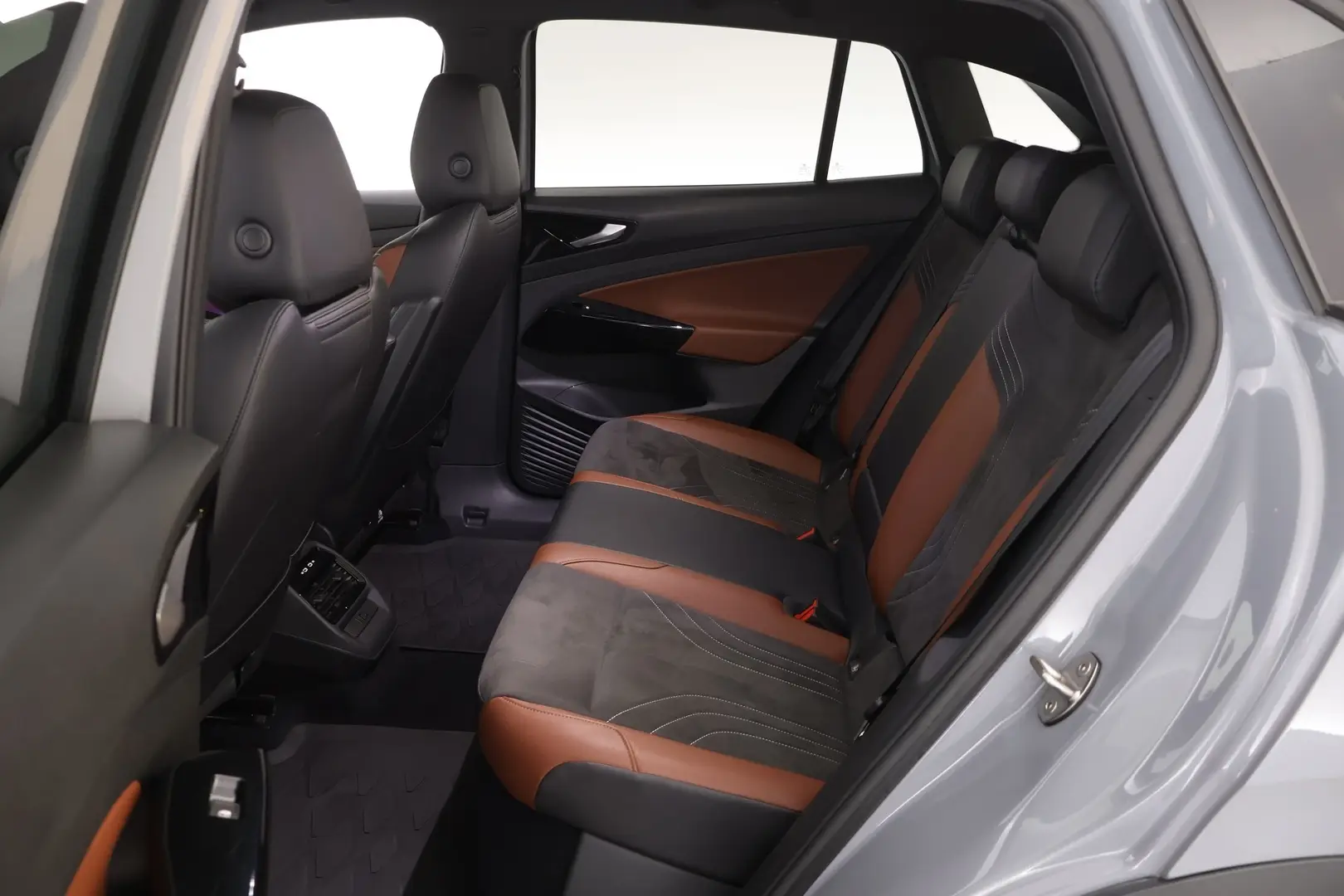 Car Image - 5QE6SlGeCXw5pgygSVBXib
