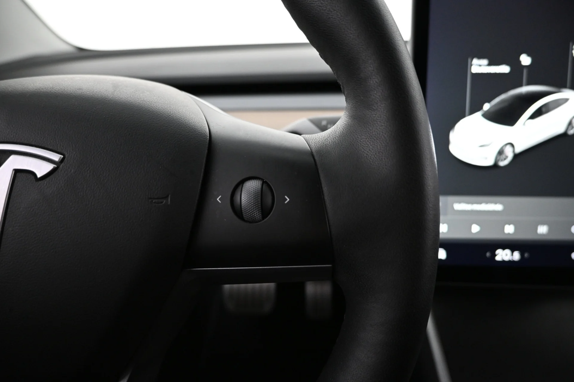 Car Image - eecBR8BOtYA1XN5zdm52q