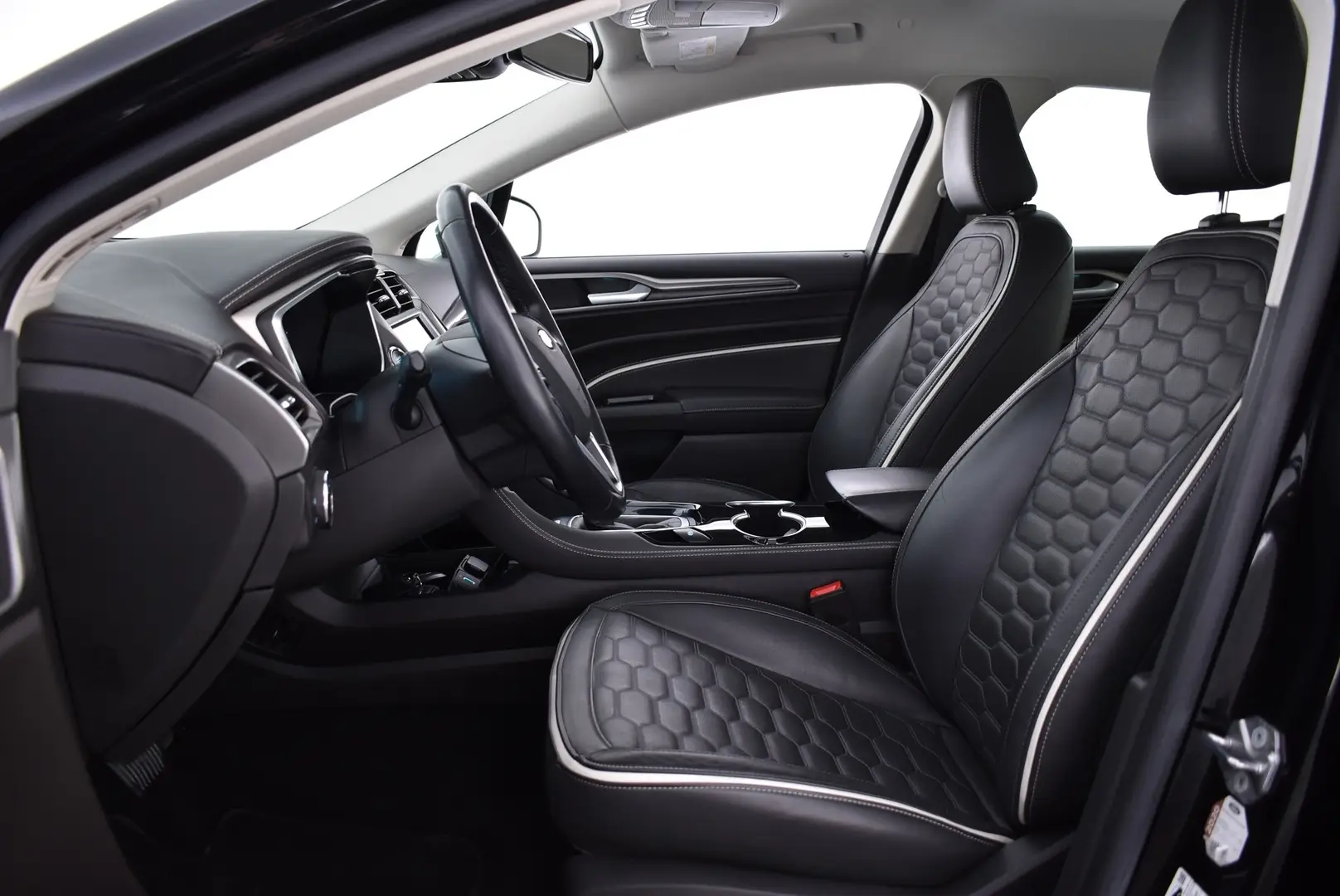 Car Image - J37JX0d9GIqPSzmJkN4bW