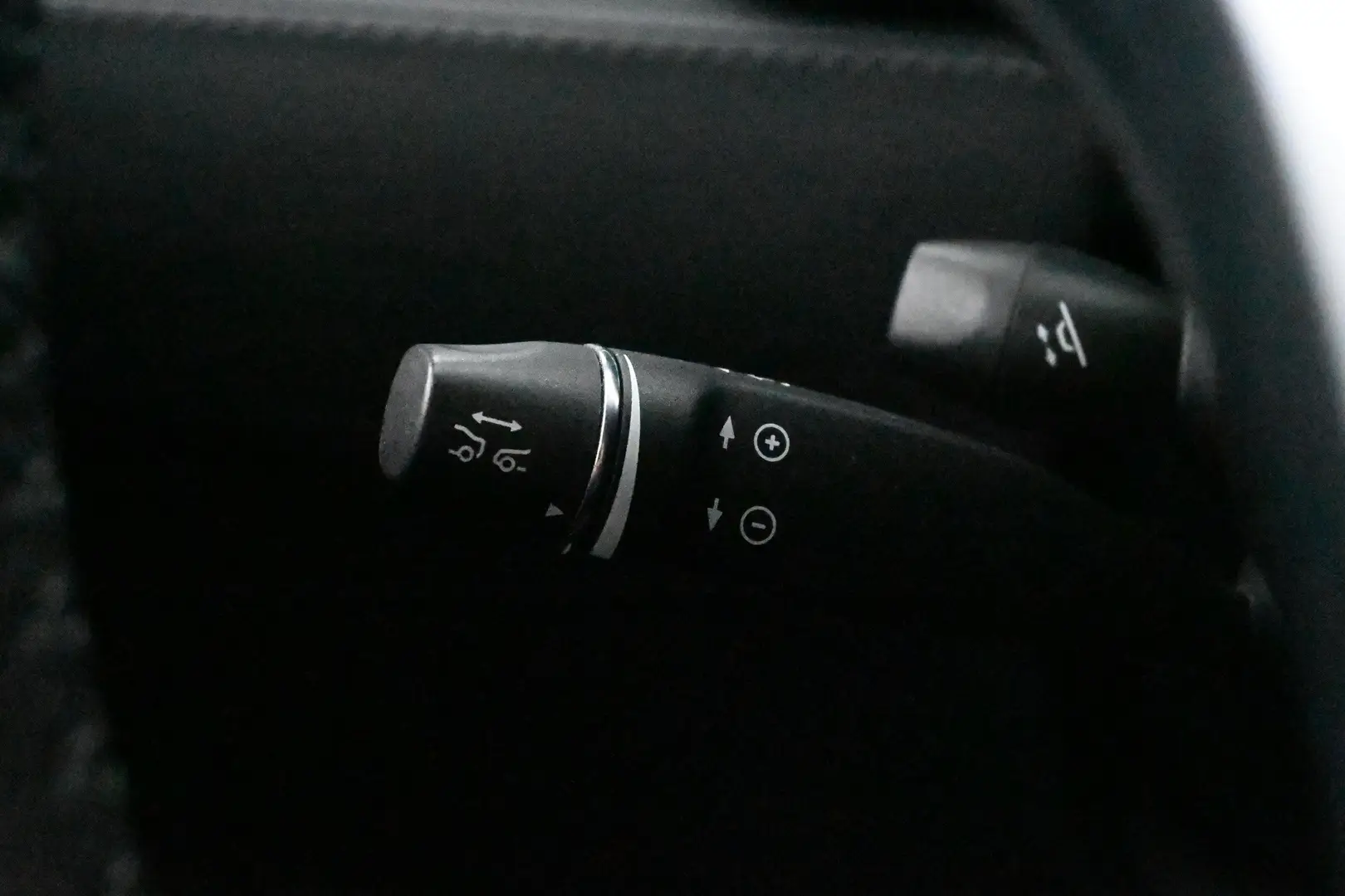 Car Image - 3BvNHp5g23zmnQydoPoaF7