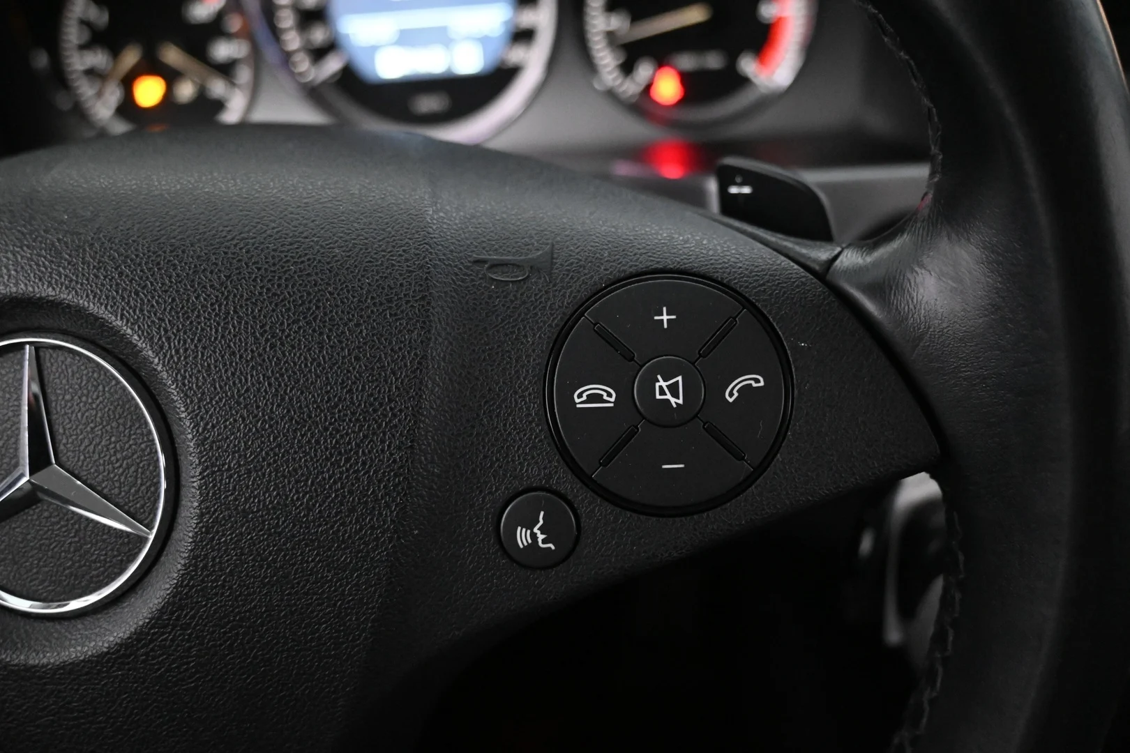 Car Image - 2bmkvYLiPlONqdE4cnS4BU