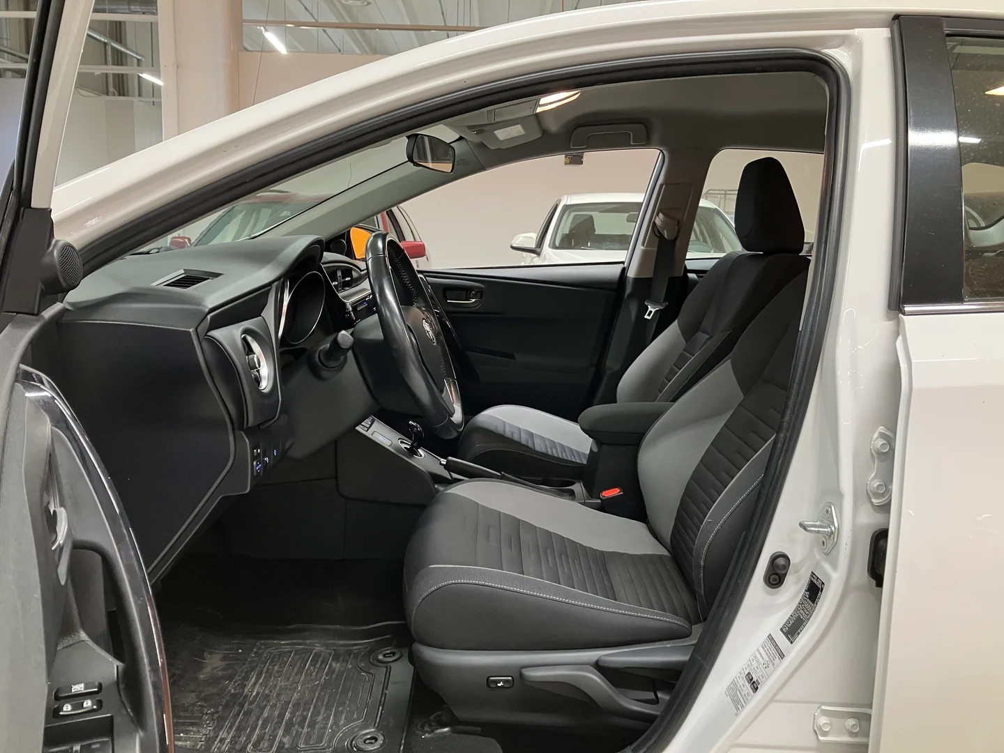 Car Image - 6iGRdoO4QLL6ocuPkFvq2E