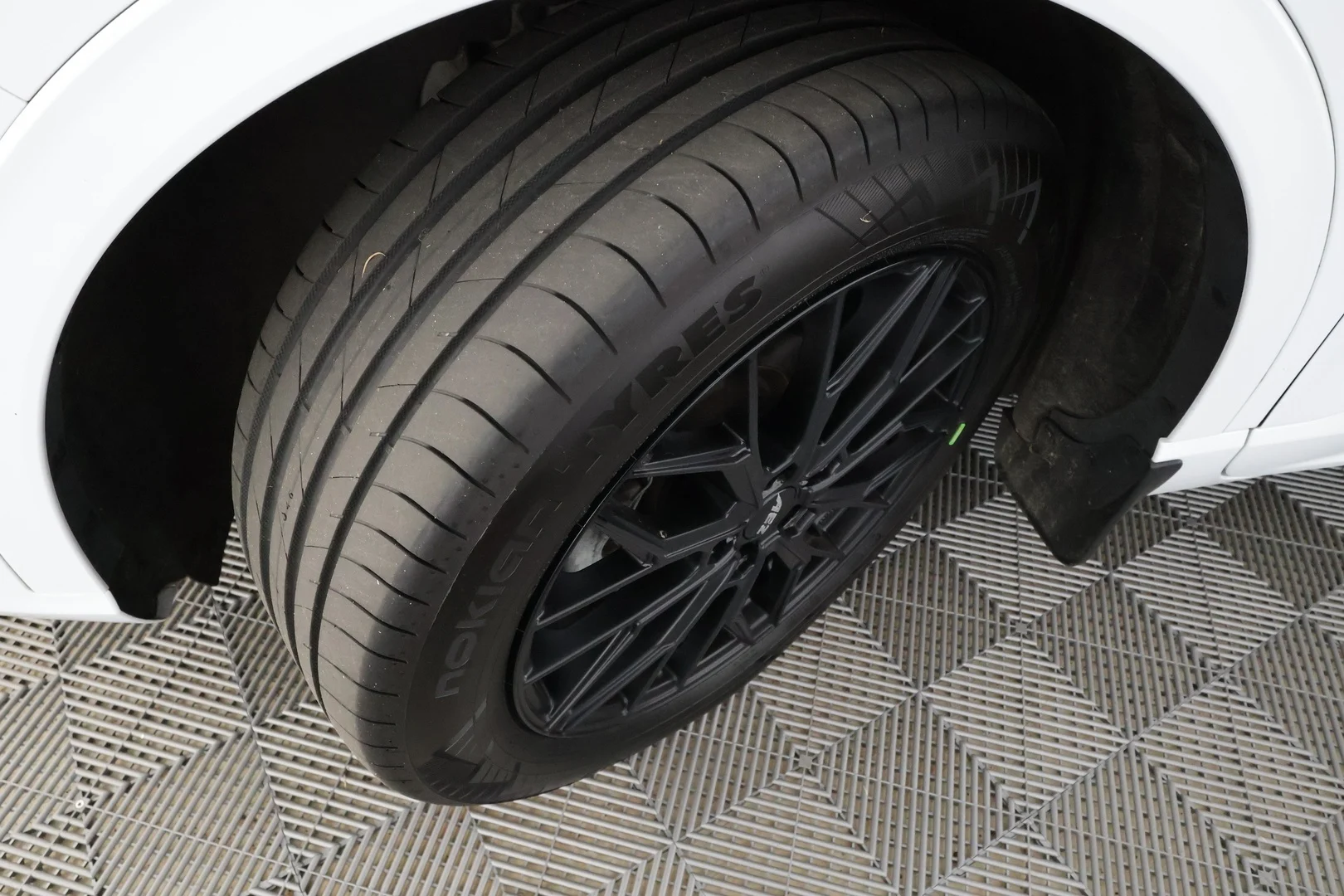 Car Image - nwjKle3aFqkyvXuLR9WzS