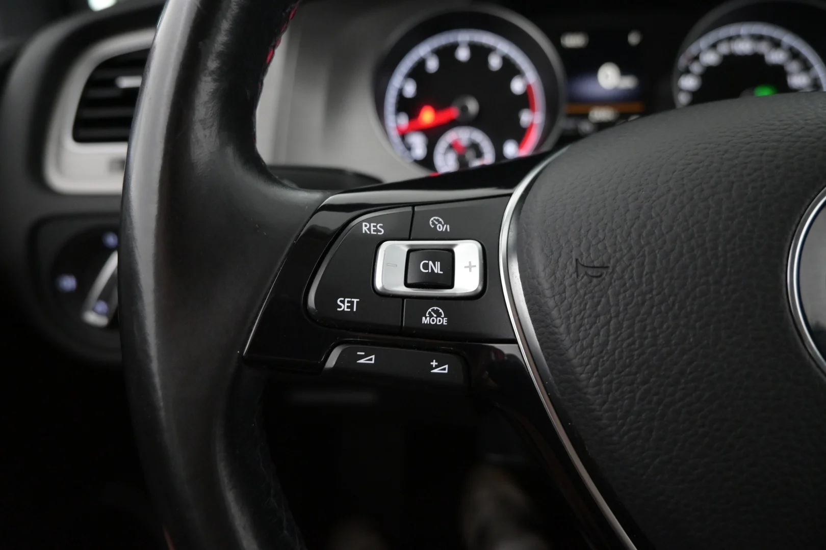 Car Image - 2W6ku3KvjtGRRoHnTDhS20