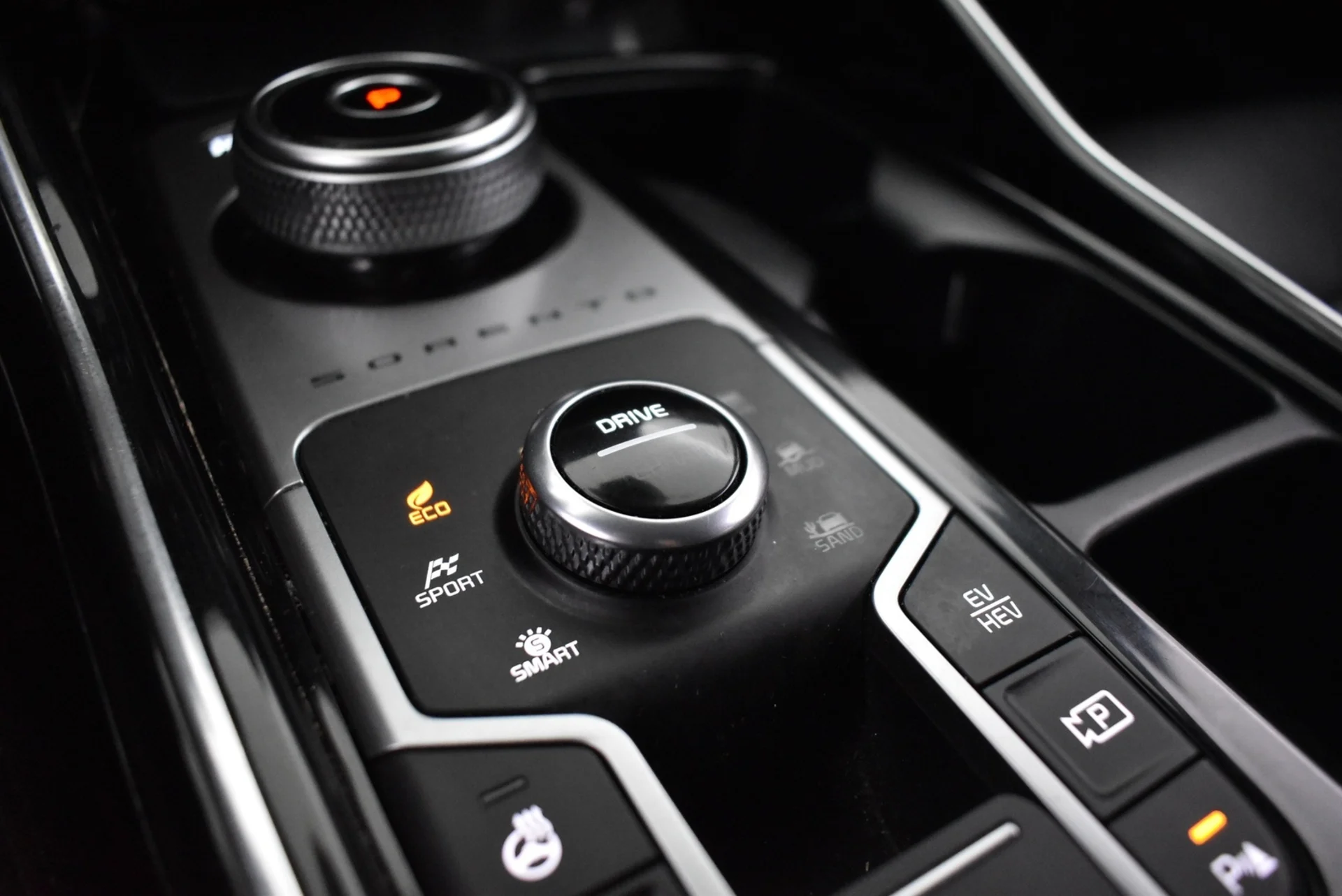 Car Image - 1S0ZKgwlBzxYTPlaF0oVGD