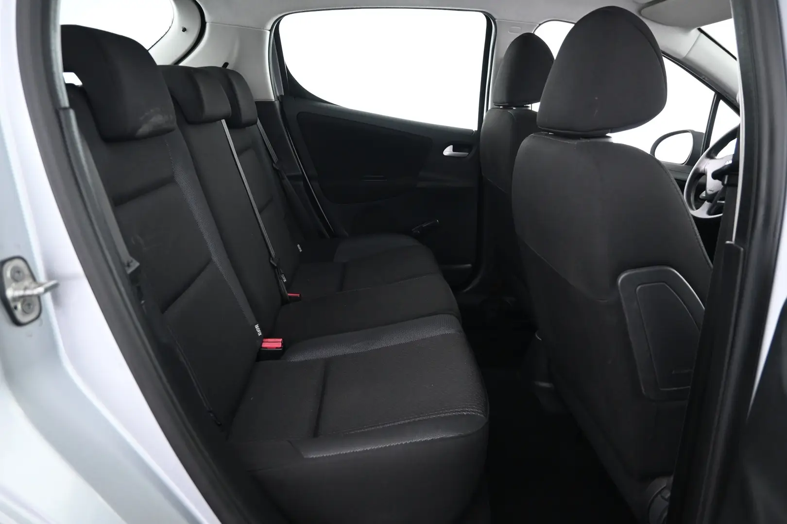 Car Image - 4YhIM3jfJrkYlq1GFWMejK