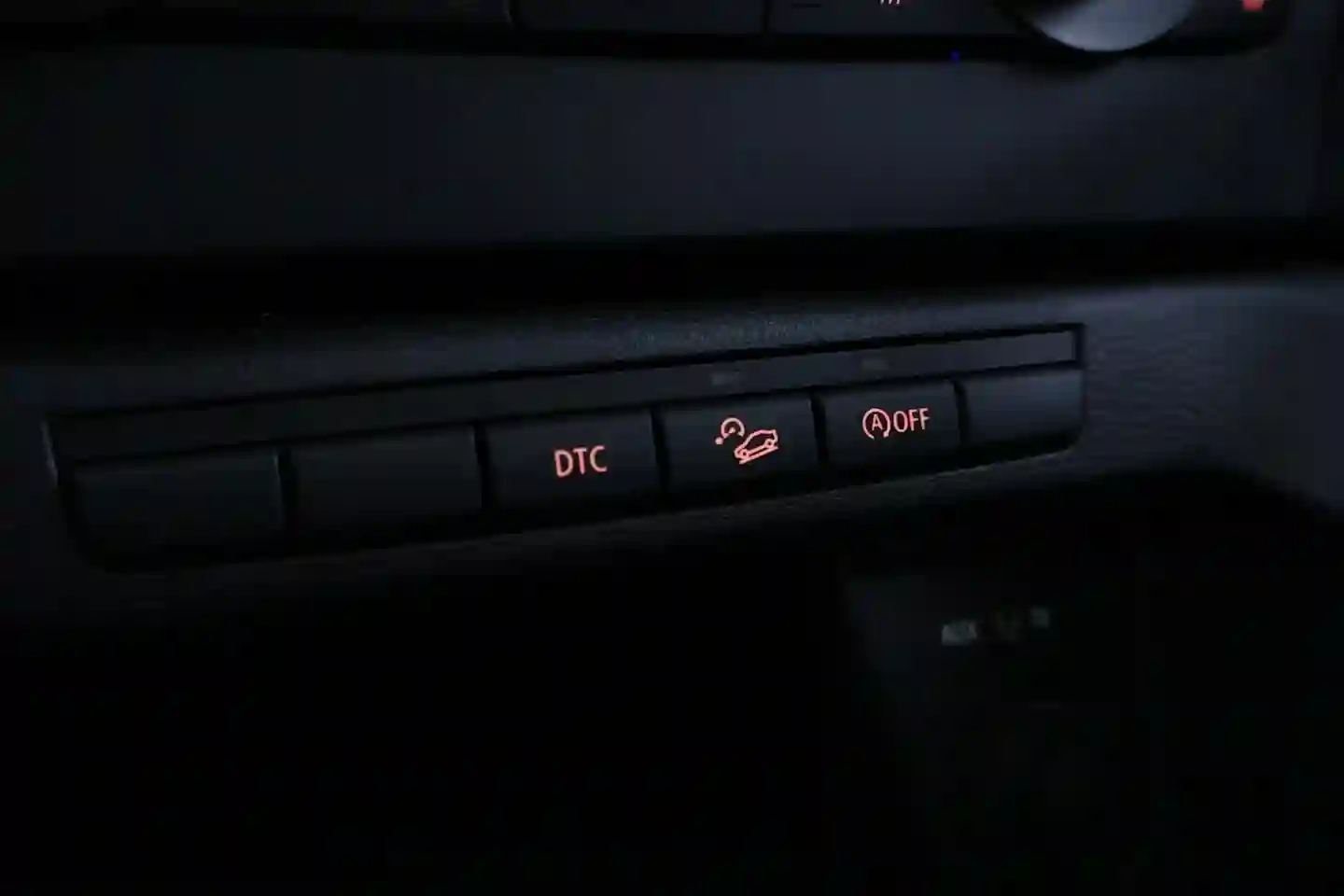 Car Image - 1xCG60pM0H2XI4LnMPjCCu