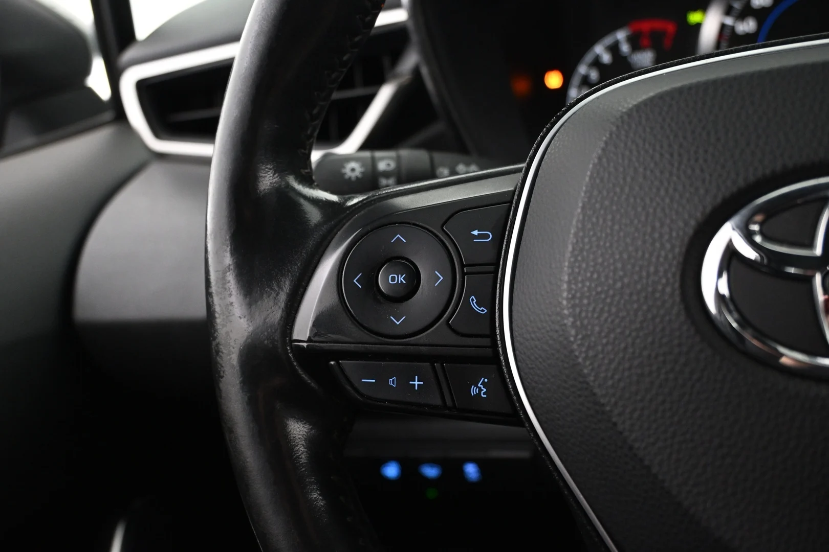 Car Image - 2F1dVe81aXbLEm91CfdXCn
