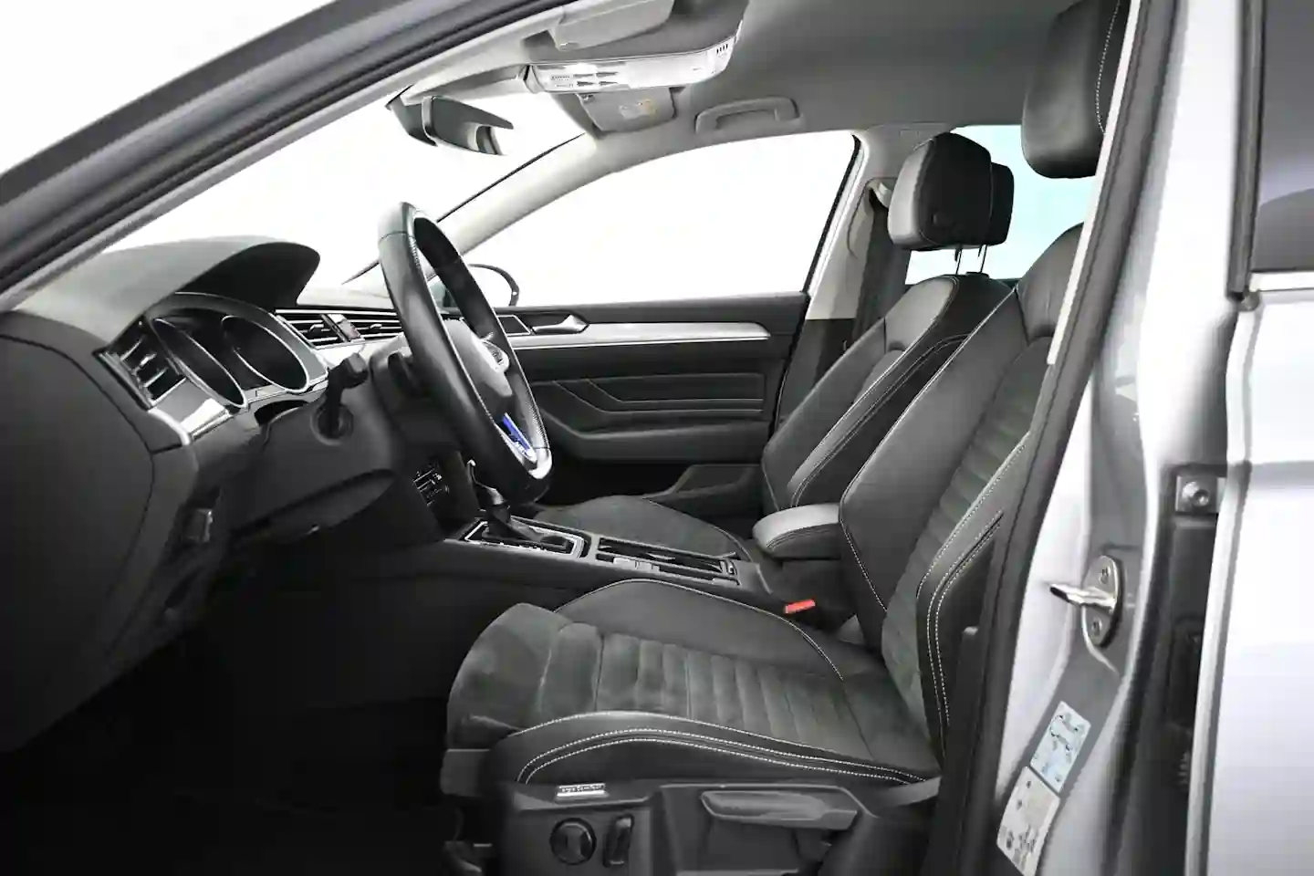 Car Image - 4jGzJJMcN34t4p3lDSfiH5