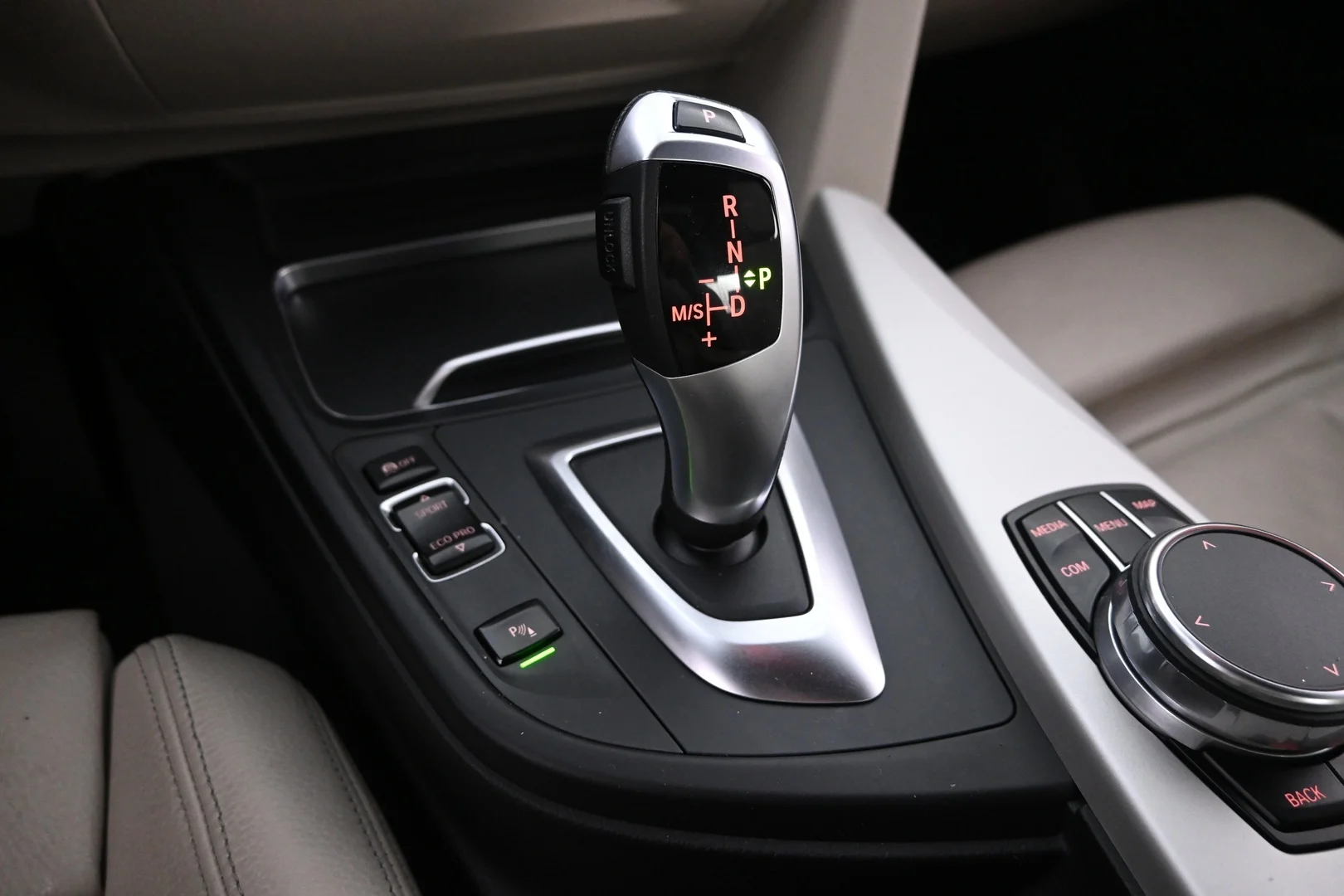 Car Image - s3kNoGWtHg8nOud5ZdliT