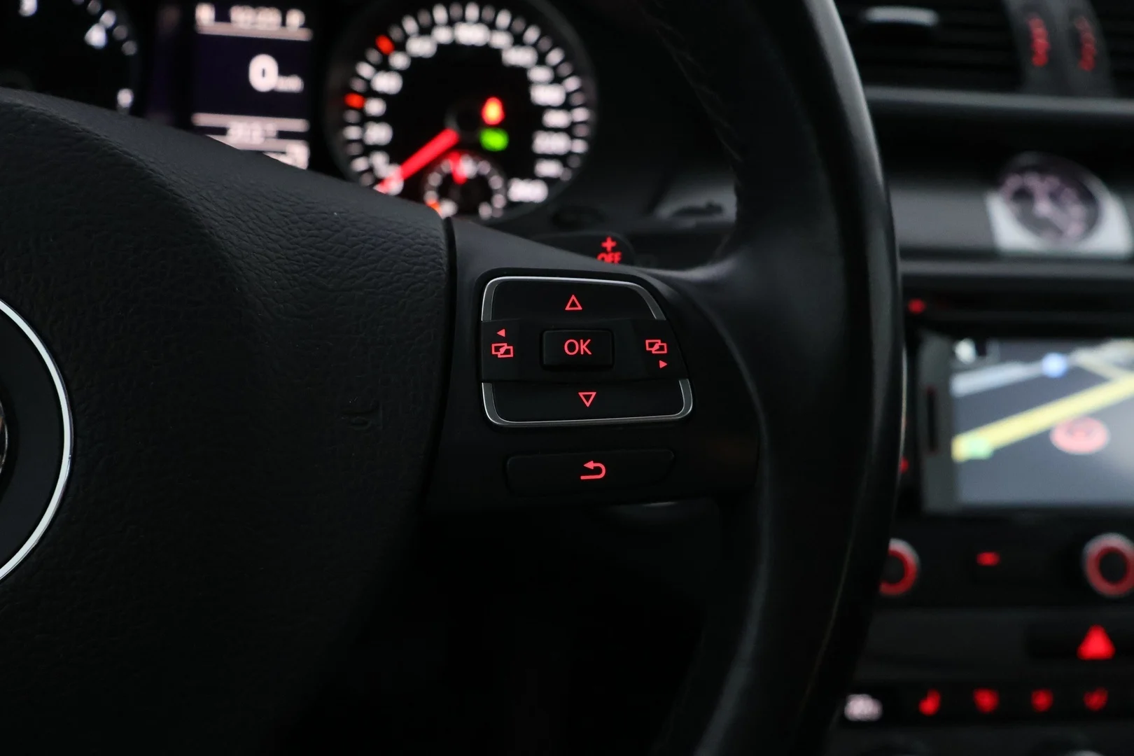 Car Image - 2wQM8zPH1M8Nhjryg4pIwE
