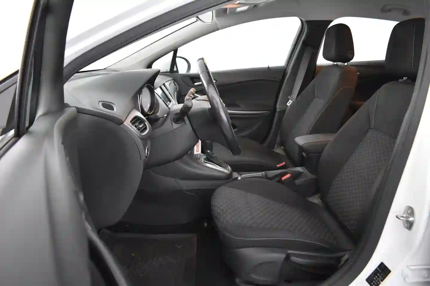Car Image - 2iBoS3gdzqIZZ0Th9jrN1o