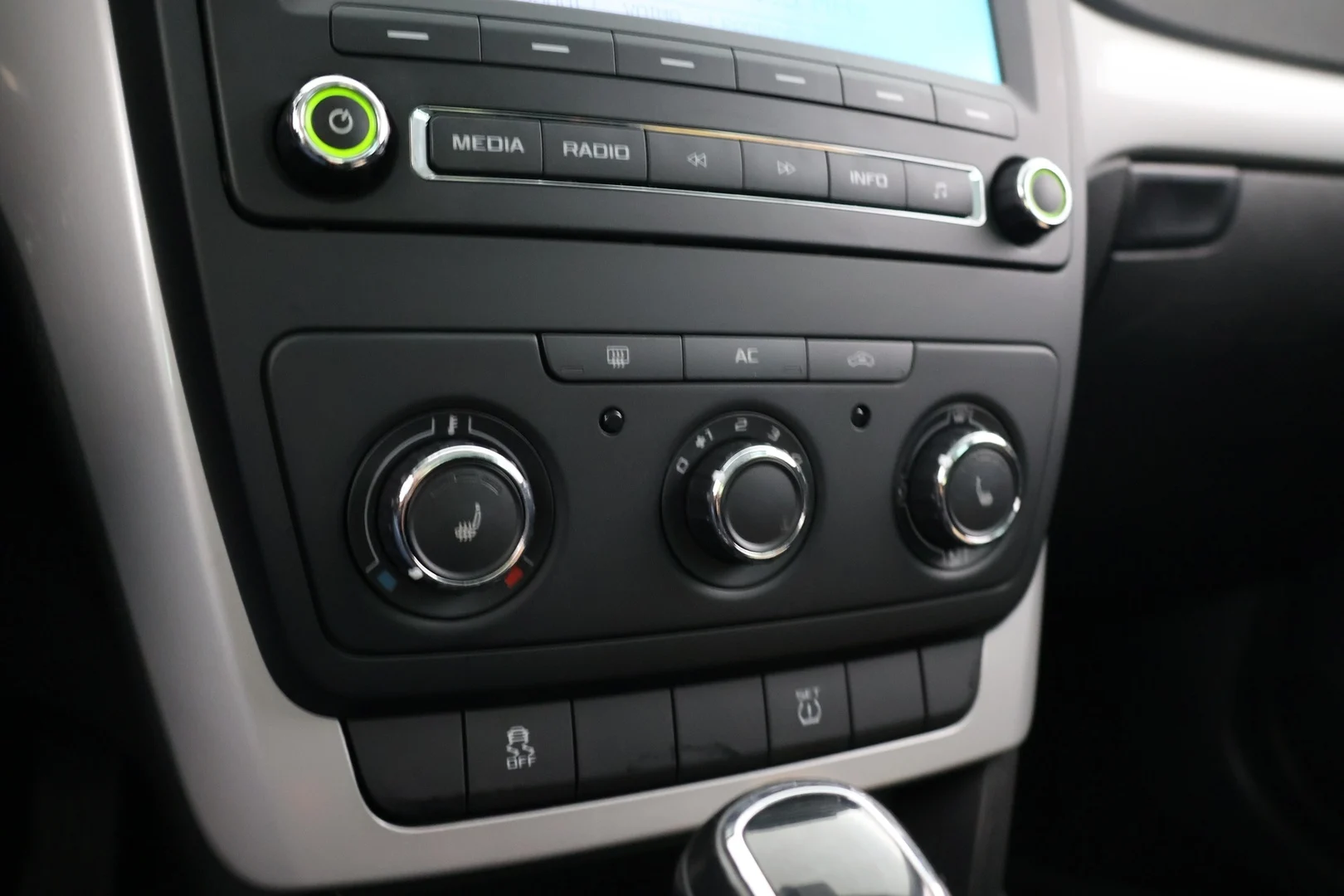 Car Image - 3Y4CwJwX9T6QghTfmIssHI