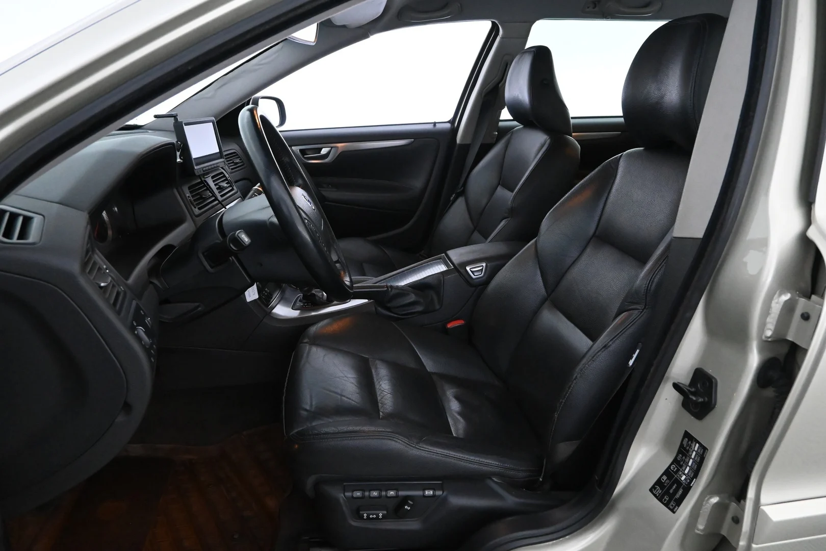 Car Image - 7enATWq6m5CQ0vy3R9P2I5