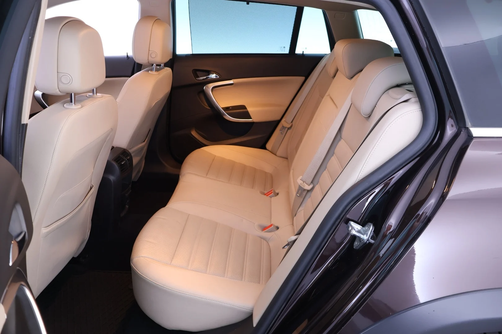 Car Image - 5Rw1DgJBAal4BGzSOMy0Pw