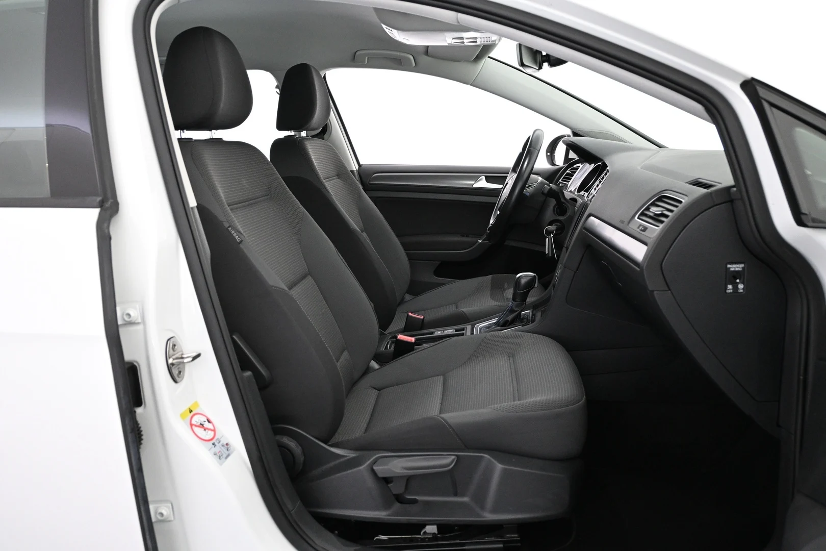 Car Image - 41KGUc0dRDDOloiTlXzCuU