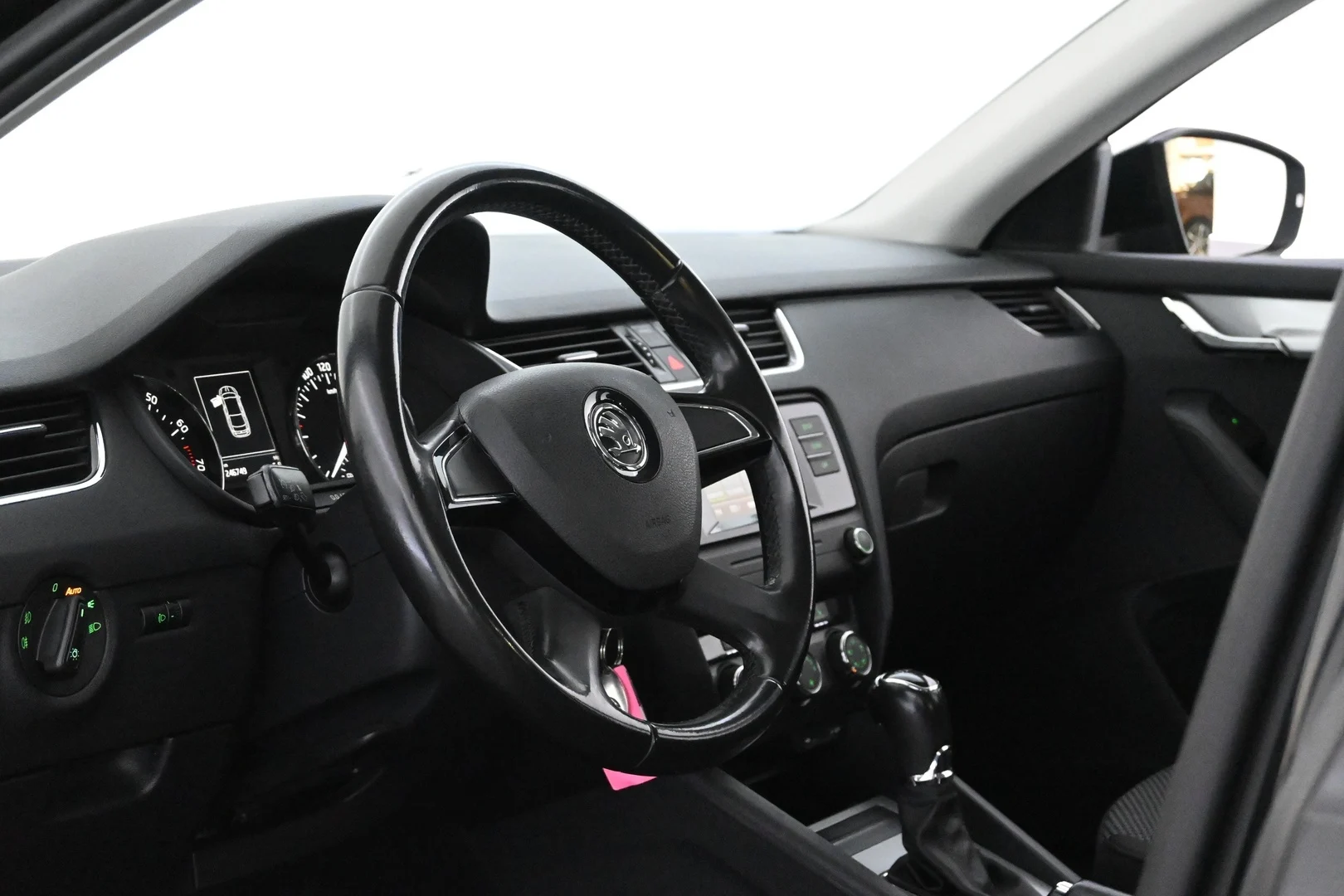 Car Image - 7lu156UoFOV6JFxhcXcnL3