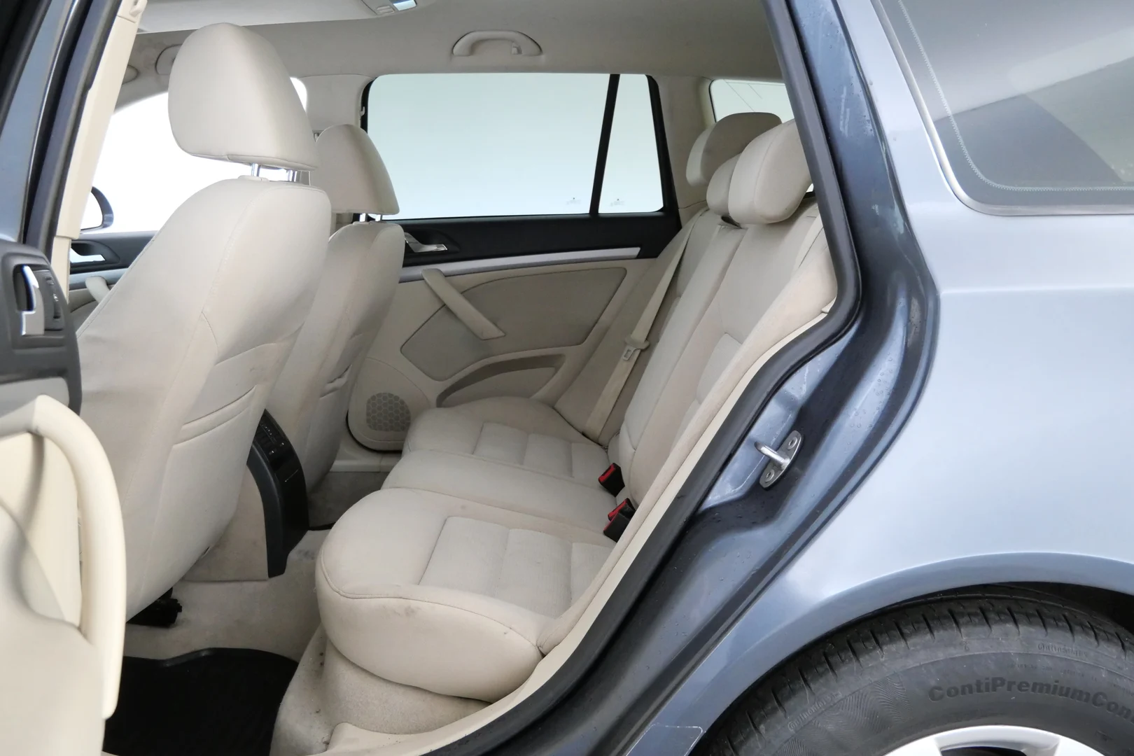 Car Image - 3eMjE9t5qW2i3rcORAfNVY