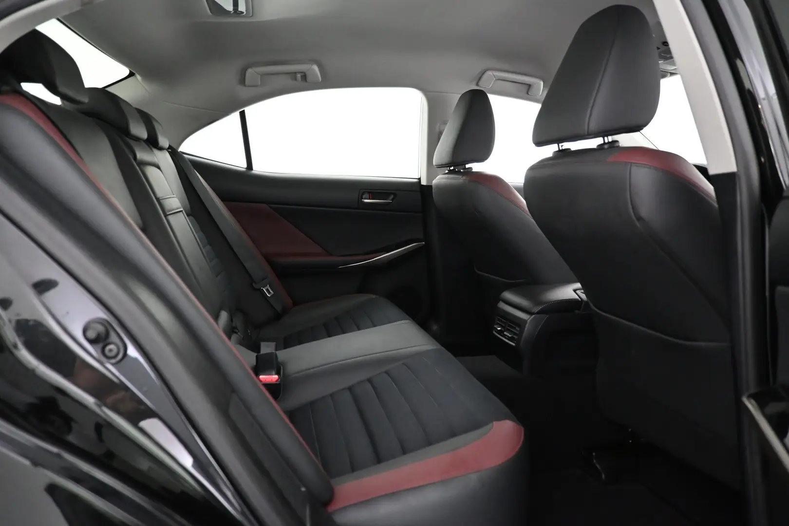 Car Image - 15nCJeBvKVuyxIQcBYvmQY