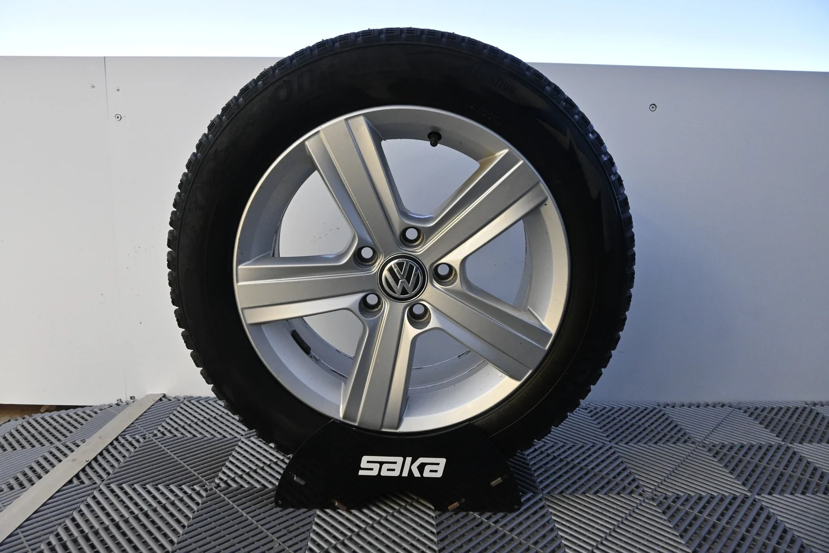 Car Image - 3WJlNhzn6bZi7fedjwWNZb