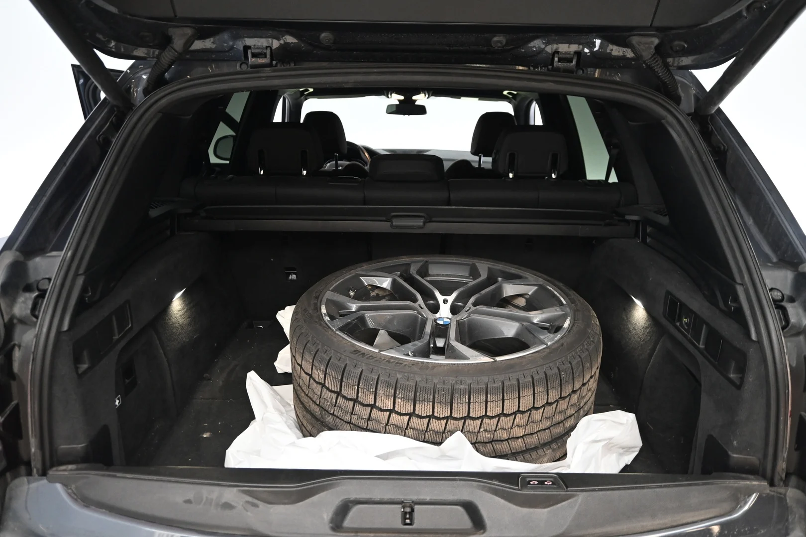 Car Image - 76UbUM1XRUpHpgvPEerWON