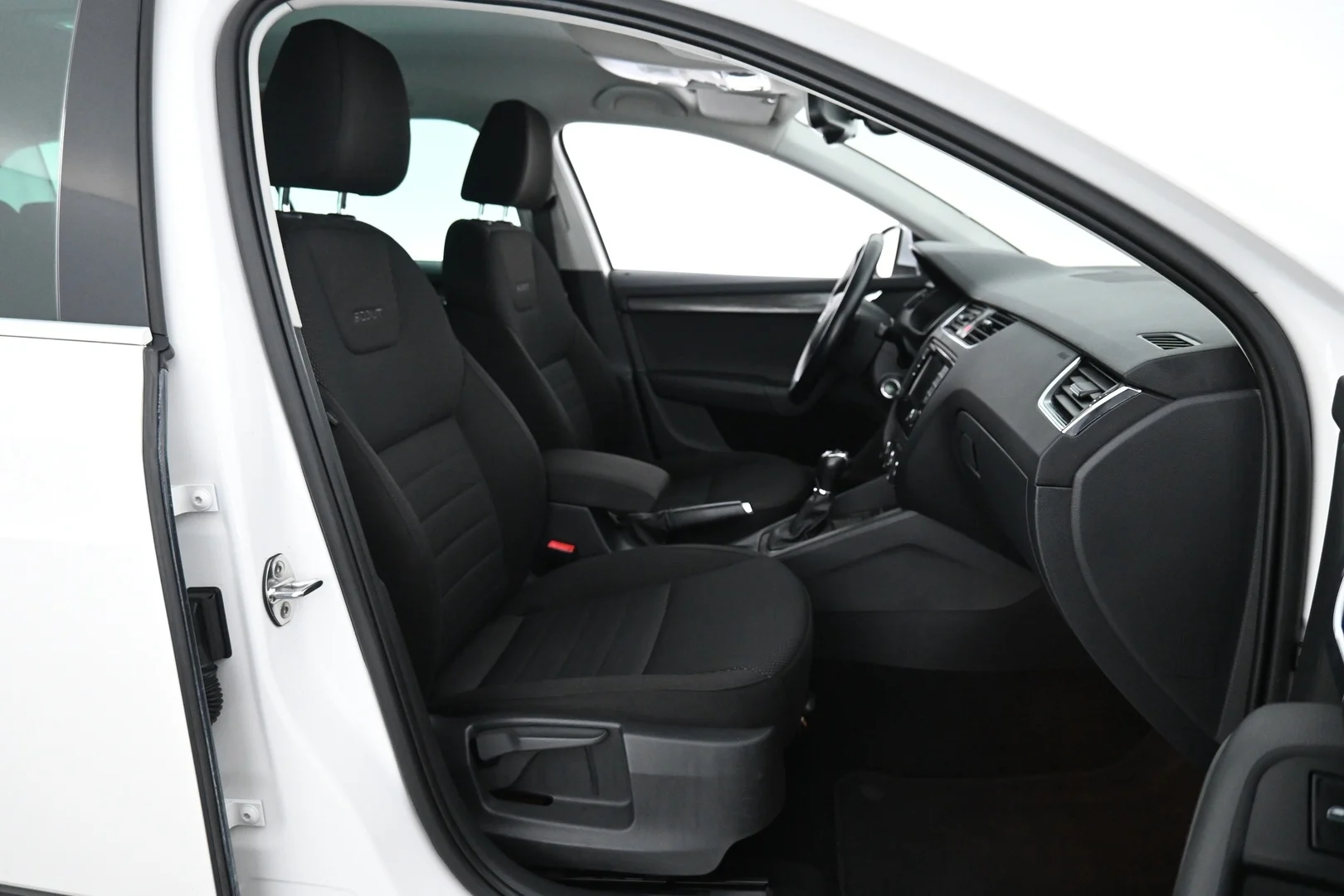 Car Image - 72YtNw0L6Q02AhpjgOzRr6