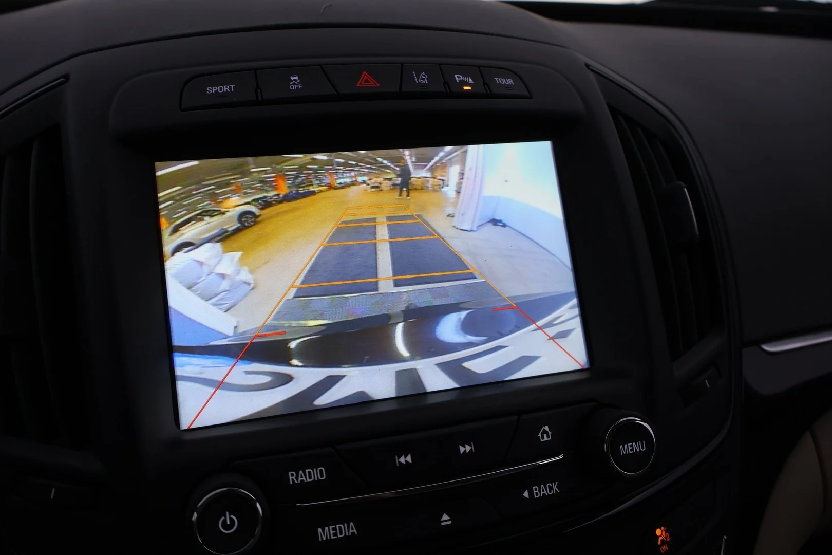Car Image - 5Rw1DgJBAal4BGzSOMy0Pw