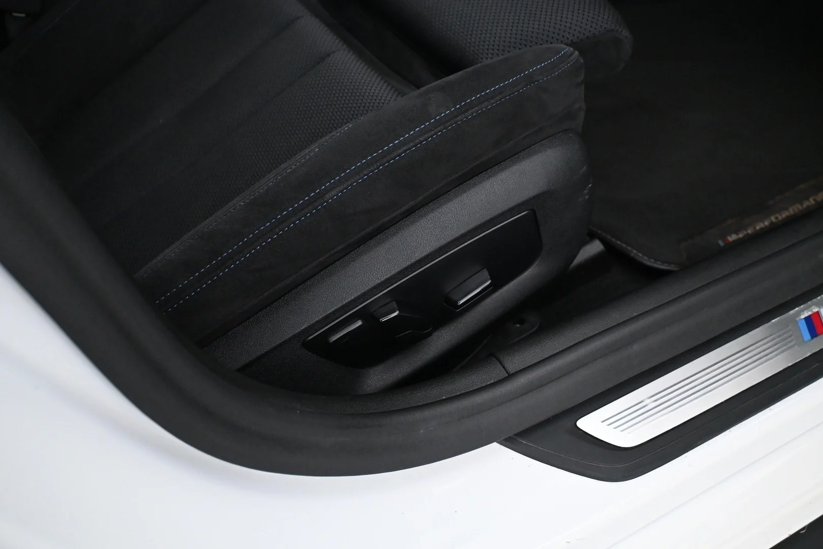Car Image - 6lMkGlW8FWNLtnmjruAW0H