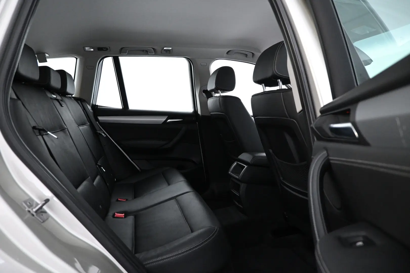 Car Image - 5wwp6gW9fC7WCYCGILXIgW