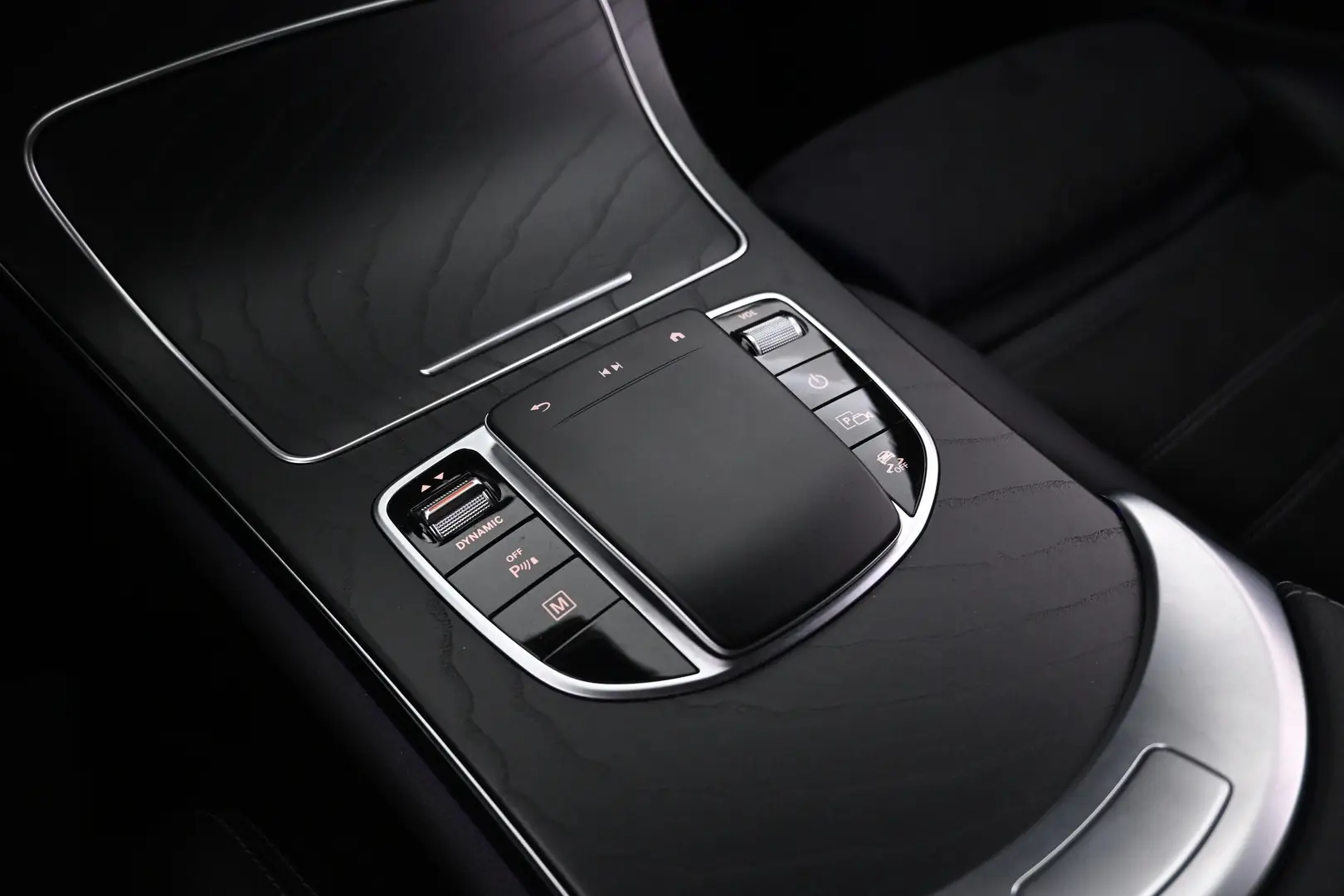 Car Image - 26r4CCzIWbsvgK97i25dRS