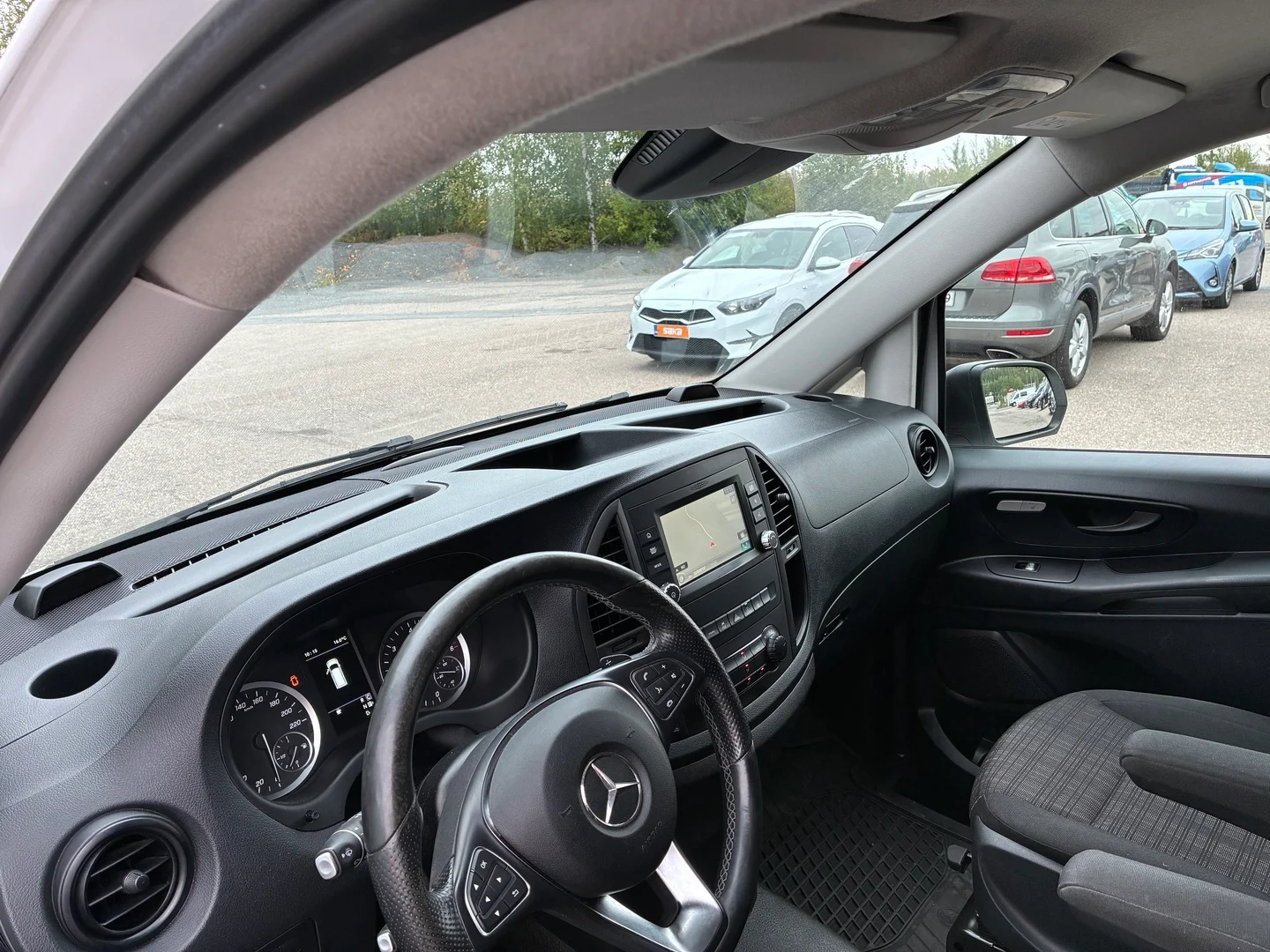 Car Image - HyXvlDQSS4D3BJHMXaWqI