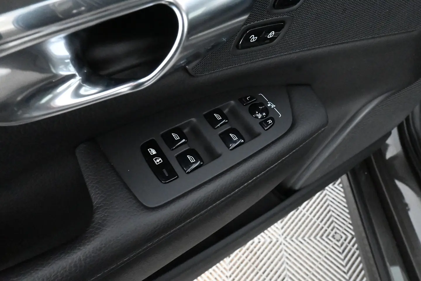 Car Image - 3hmimxKY6rAXUD8WeVsT3