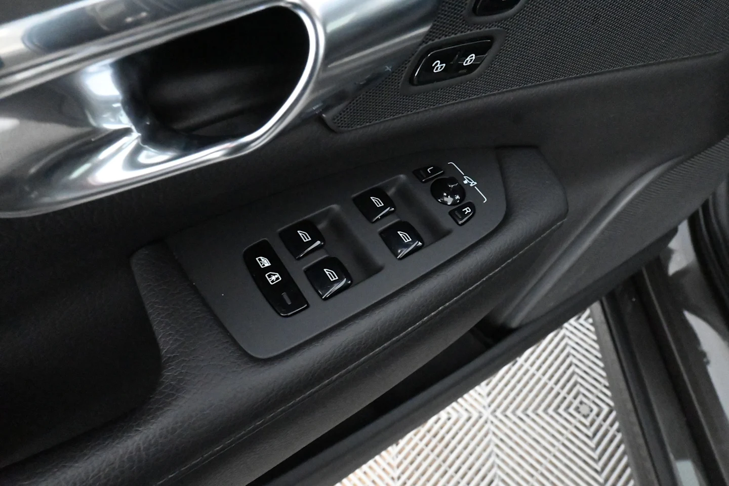 Car Image - 3hmimxKY6rAXUD8WeVsT3