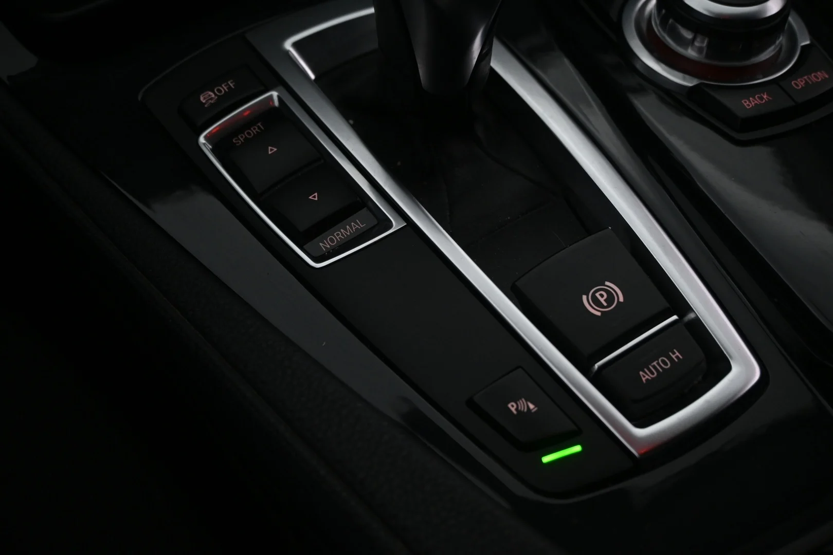 Car Image - 2Nxu3iKaGWjr40NLxiM6di