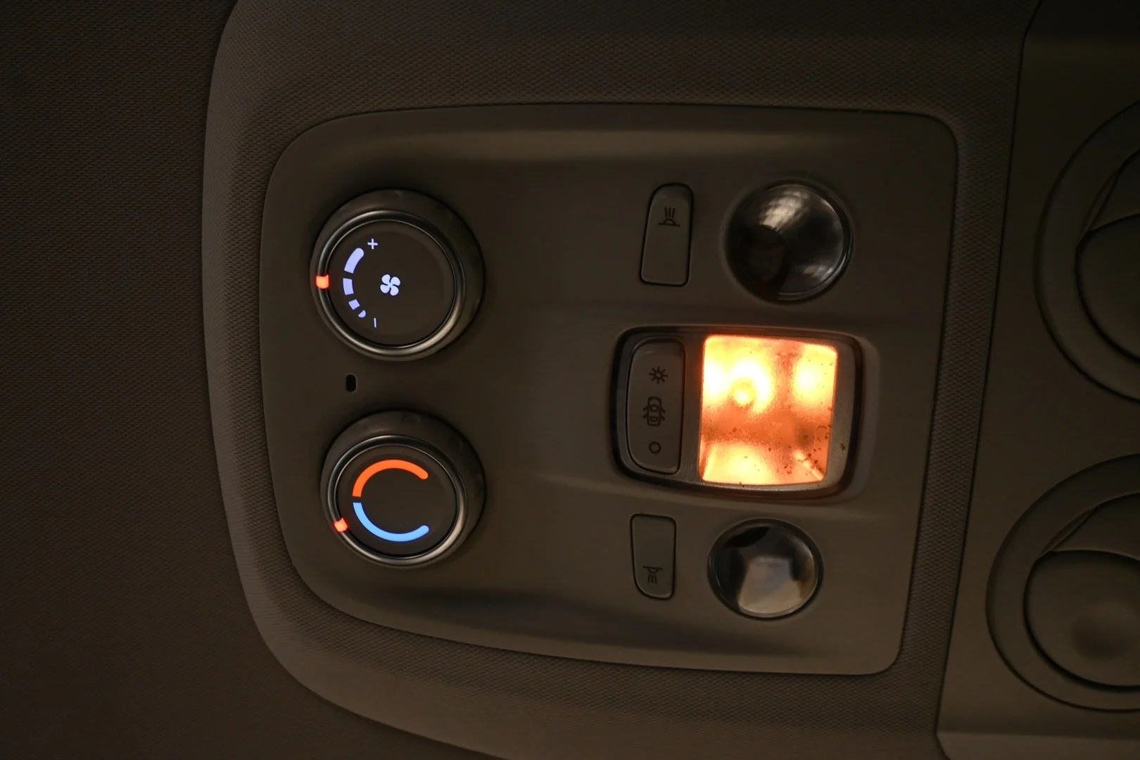 Car Image - 4SWnYeoV1uqRnlC0SB40JB